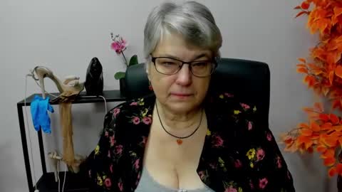 Snapshot of iris_xdesire chatting on 12-10-24, 07:16 I R I S online show from 12-10-24, 07:16