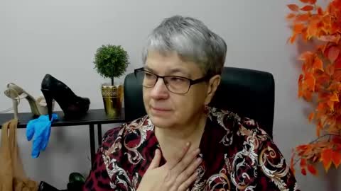 Snapshot of iris_xdesire chatting on 12-19-24, 07:29 I R I S online show from 12-19-24, 07:29