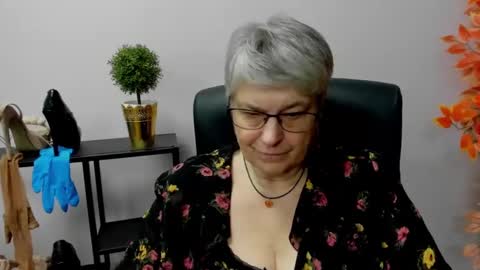 Snapshot of iris_xdesire chatting on 01-07-25, 10:54 I R I S online show from 01-07-25, 10:54