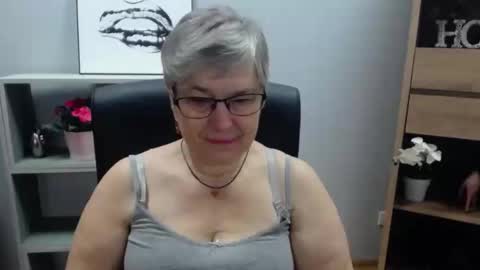Snapshot of iris_xdesire chatting on 01-17-25, 06:36 I R I S online show from 01-17-25, 06:36