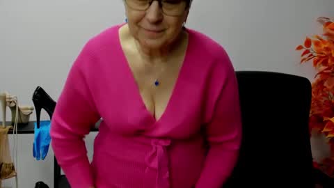 Snapshot of iris_xdesire chatting on 01-24-25, 10:43 I R I S online show from 01-24-25, 10:43