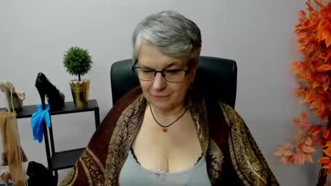 Snapshot of iris_xdesire chatting on 01-29-25, 10:58 I R I S online show from 01-29-25, 10:58