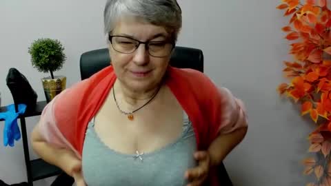 Snapshot of iris_xdesire chatting on 02-06-25, 11:10 I R I S online show from 02-06-25, 11:10