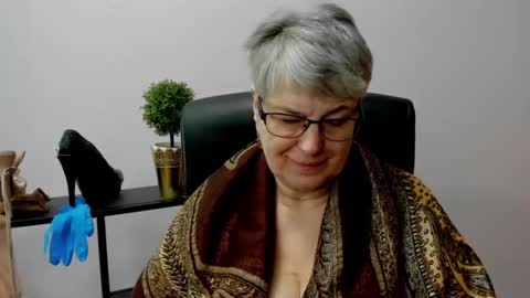 Snapshot of iris_xdesire chatting on 02-17-25, 10:51 I R I S online show from 02-17-25, 10:51