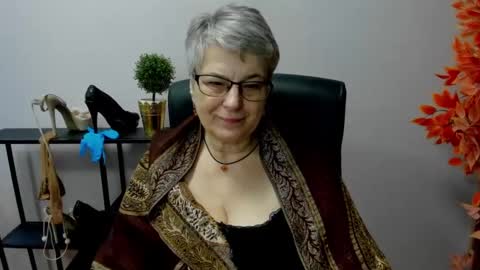 Snapshot of iris_xdesire chatting on 02-24-25, 10:48 I R I S online show from 02-24-25, 10:48