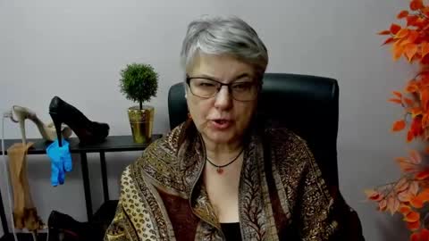 Snapshot of iris_xdesire chatting on 02-25-25, 10:58 I R I S online show from 02-25-25, 10:58
