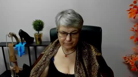 Snapshot of iris_xdesire chatting on 02-26-25, 12:03 I R I S online show from 02-26-25, 12:03