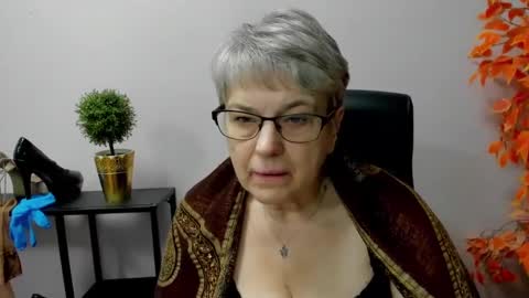 Snapshot of iris_xdesire chatting on 03-11-25, 11:12 I R I S online show from 03-11-25, 11:12