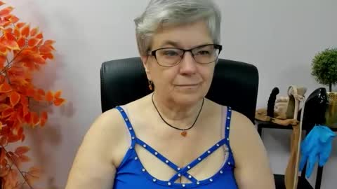 Snapshot of iris_xdesire chatting on 09-18-25, 06:26 I R I S online show from 09-18-25, 06:26