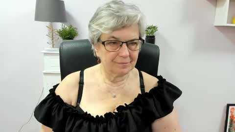 Snapshot of iris_xdesire chatting on 05-08-26, 07:14 I R I S online show from 05-08-26, 07:14