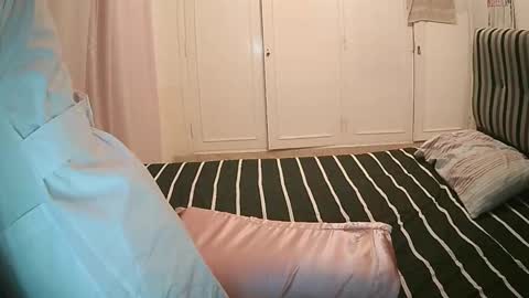 Iris online show from 09-20-25, 02:34