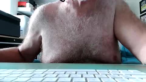 Snapshot of irishdudeloveoib chatting on 06-10-26, 12:48 Irishdudelove online show from 06-10-26, 12:48