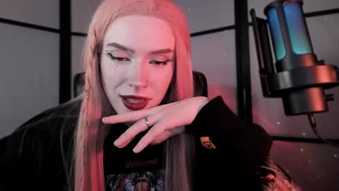 Miss Iris Fansly Miss Iris new inst.  online show from 02-20-25, 02:02