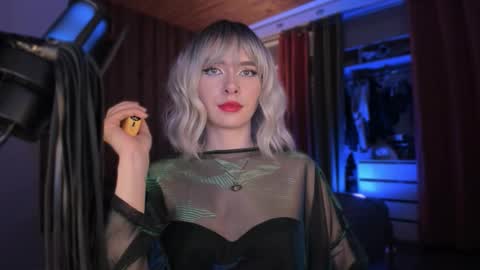 Miss Iris Fansly Miss Iris new inst.  online show from 12-15-25, 10:47