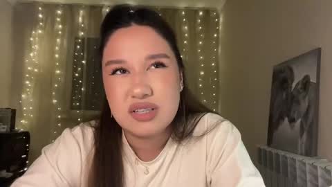 Snapshot of irismikulecky chatting on 04-12-26, 03:28 Liza online show from 04-12-26, 03:28