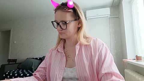 irresistible_fox online show from 01-11-26, 08:30