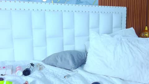 Sandy  online show from 02-12-25, 03:16