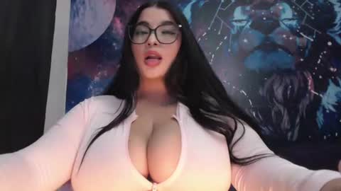 Snapshot of is_candy_west_ chatting on 06-13-26, 04:05 Dani online show from 06-13-26, 04:05