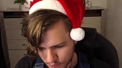 Snapshot of is_jesus chatting on 12-22-24, 12:17 Jess online show from 12-22-24, 12:17