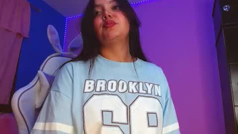 Snapshot of isa_jones1 chatting on 12-05-25, 02:42 isa_jones1 online show from 12-05-25, 02:42