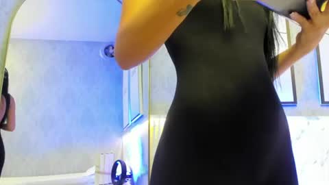 Snapshot of isa_little4u chatting on 07-02-26, 10:21 online show from 07-02-26, 10:21