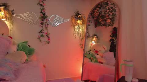 Isabella        online show from 09-21-25, 07:48