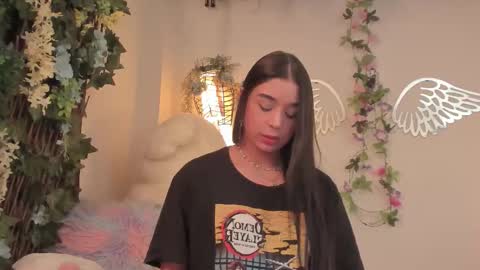 Isabella        online show from 09-22-25, 10:56