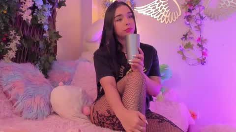 Isabella        online show from 09-27-25, 08:14