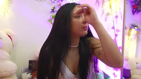 Isabella        online show from 11-28-25, 10:56