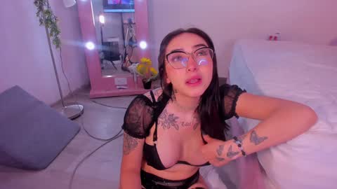 Snapshot of isa_redhair_ chatting on 12-14-24, 06:24 ....  Connection time 900 pm to 500 amRest days Wednesday and Saturday online show from 12-14-24, 06:24