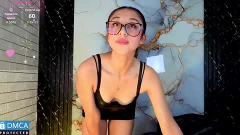 Snapshot of isa_sweet1_ chatting on 05-11-26, 04:04 Isa online show from 05-11-26, 04:04