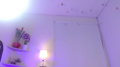 Isabel online show from 11-24-25, 12:16