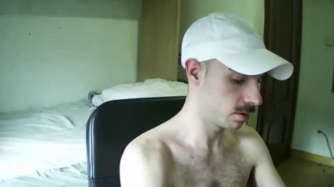 Snapshot of isaac99c chatting on 01-06-25, 10:57 Isaac99c online show from 01-06-25, 10:57