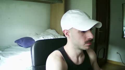 Snapshot of isaac99c chatting on 01-08-25, 10:15 Isaac99c online show from 01-08-25, 10:15