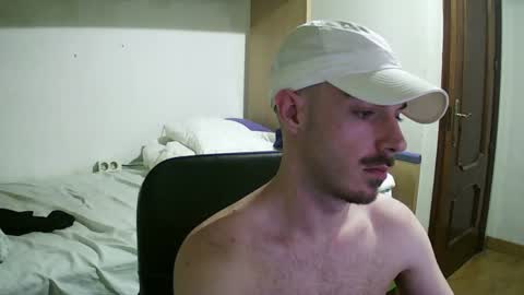 Snapshot of isaac99c chatting on 01-19-25, 09:23 Isaac99c online show from 01-19-25, 09:23