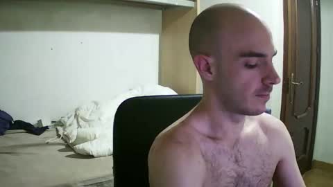 Snapshot of isaac99c chatting on 02-18-25, 01:32 Isaac99c online show from 02-18-25, 01:32