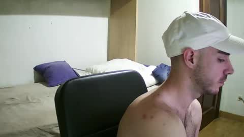 Snapshot of isaac99c chatting on 02-22-25, 09:48 Isaac99c online show from 02-22-25, 09:48
