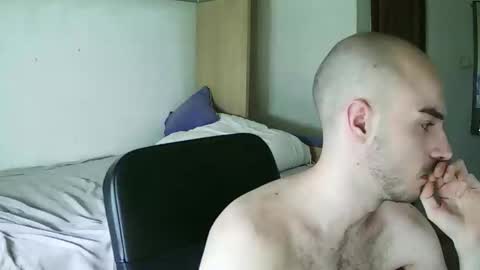 Snapshot of isaac99c chatting on 02-23-25, 01:53 Isaac99c online show from 02-23-25, 01:53