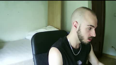 Snapshot of isaac99c chatting on 09-19-25, 12:17 Isaac99c online show from 09-19-25, 12:17