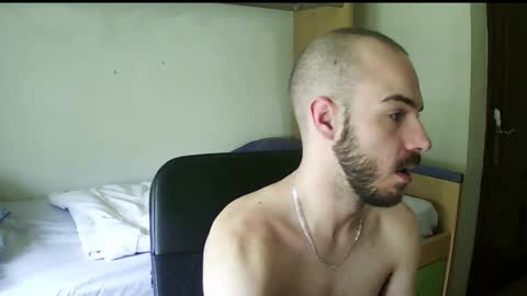 Snapshot of isaac99c chatting on 09-26-25, 11:58 Isaac99c online show from 09-26-25, 11:58