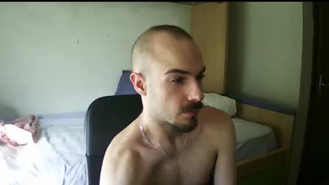 Snapshot of isaac99c chatting on 10-01-25, 08:53 Isaac99c online show from 10-01-25, 08:53