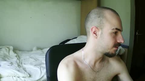 Snapshot of isaac99c chatting on 10-05-25, 01:31 Isaac99c online show from 10-05-25, 01:31