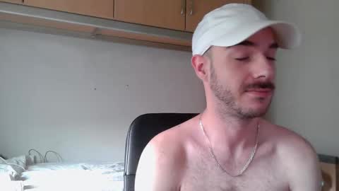 Snapshot of isaac99c chatting on 10-19-25, 11:11 Isaac99c online show from 10-19-25, 11:11