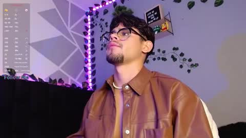 Snapshot of isaac_saenz chatting on 12-04-24, 01:25 Isaac Saenz. online show from 12-04-24, 01:25