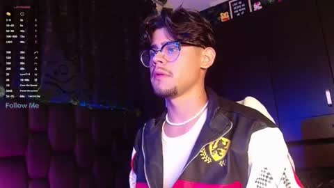 Snapshot of isaac_saenz chatting on 01-17-25, 10:34 Isaac Saenz. online show from 01-17-25, 10:34