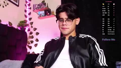 Snapshot of isaac_saenz chatting on 02-22-25, 12:05 Isaac Saenz. online show from 02-22-25, 12:05