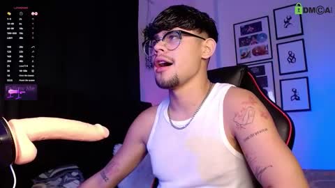 Isaac Saenz. online show from 11-22-25, 09:25