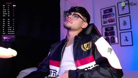 Isaac Saenz. online show from 12-04-25, 11:24