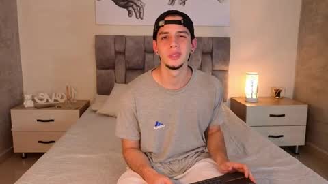 isaacblaze  online show from 05-22-26, 03:57