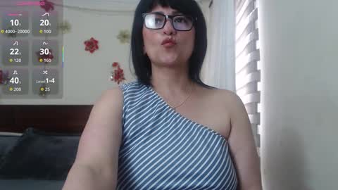 Isabeel Sofia online show from 10-07-25, 07:22
